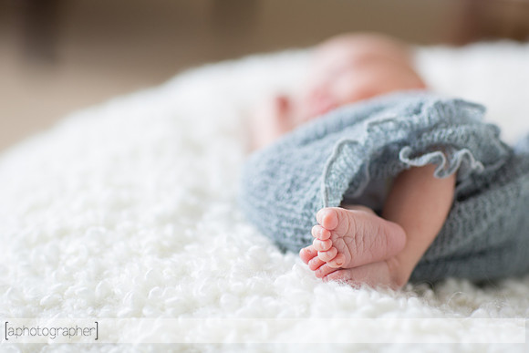 BlakeAndScarlettNewborn_021