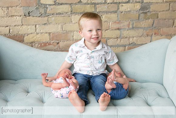 BlakeAndScarlettNewborn_011