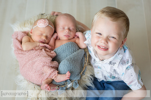 BlakeAndScarlettNewborn_035