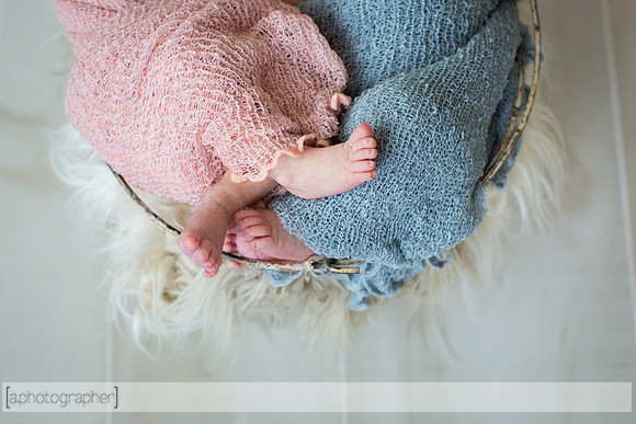 BlakeAndScarlettNewborn_040