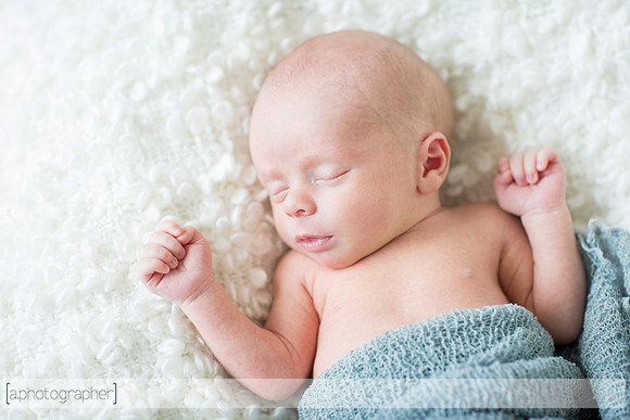 BlakeAndScarlettNewborn_020