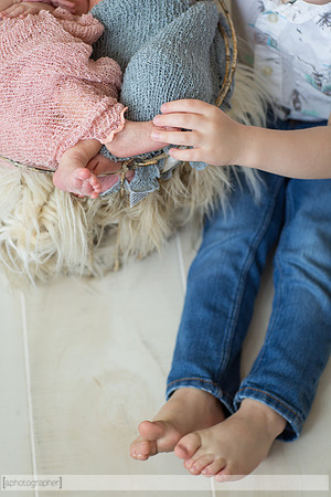 BlakeAndScarlettNewborn_036