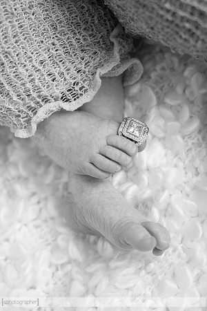 BlakeAndScarlettNewborn_029-2