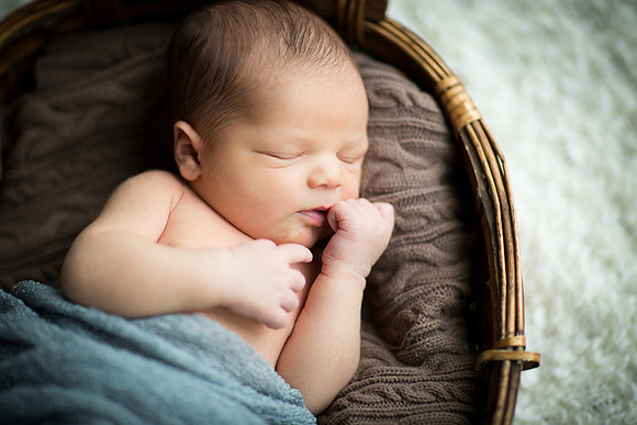 NewPragueNewbornPhotographer_5