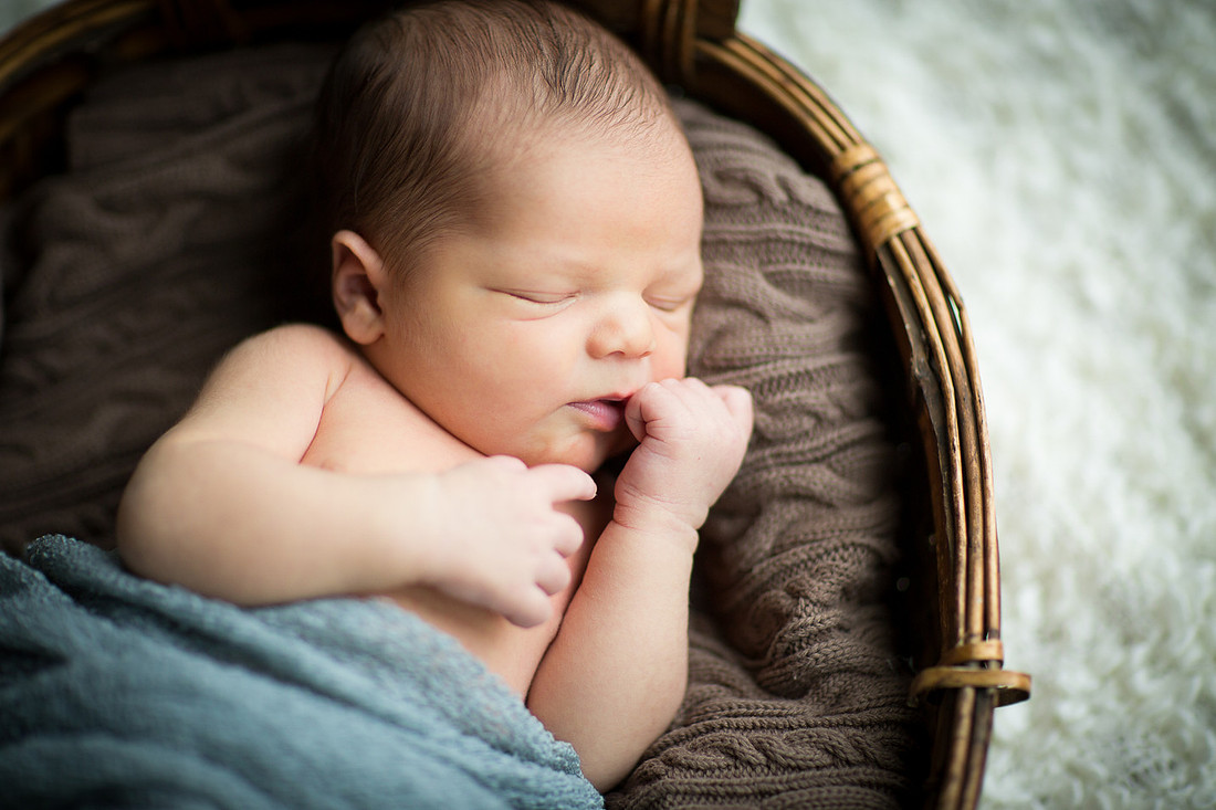 NewPragueNewbornPhotographer_5
