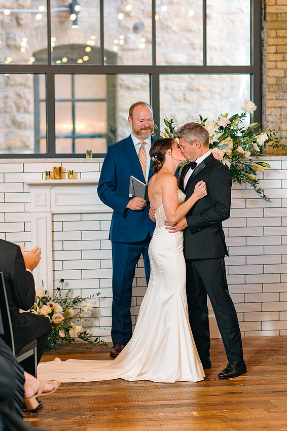 HewingHotelMPLSWeddingPhotographer-37