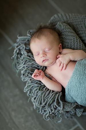 RochesterMN_NewbornPhotographer_3
