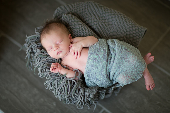 RochesterMN_NewbornPhotographer_2