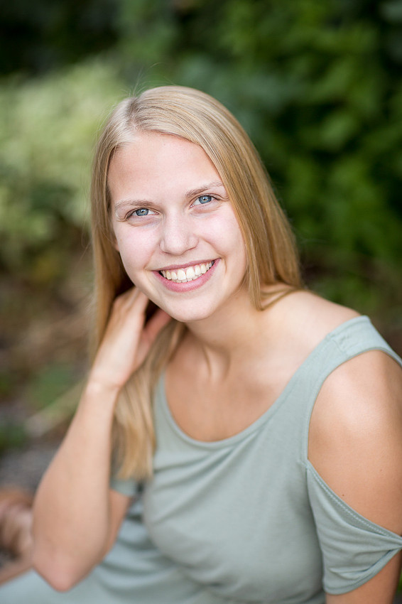 ChaskaMN_SeniorPhotographer_3