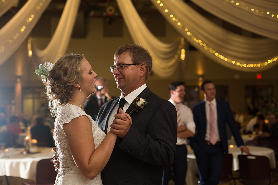 WaconiaMN_WeddingPhotographer_88