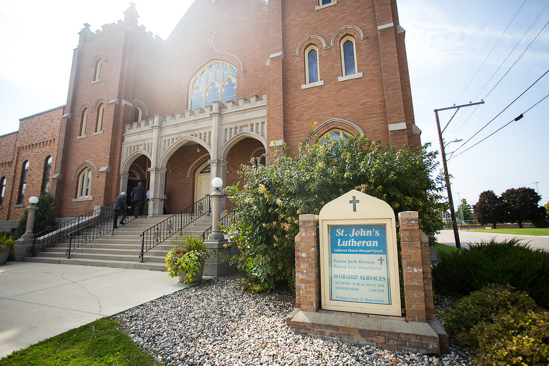 WaconiaMN_WeddingPhotographer_48