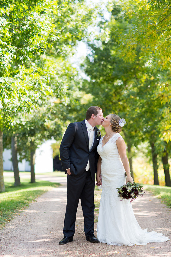 WaconiaMN_WeddingPhotographer_38