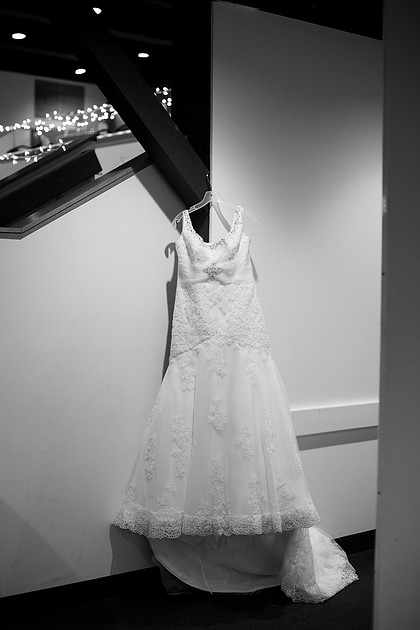 ChanhassenDinnerTheaterWeddingPhotographer_2
