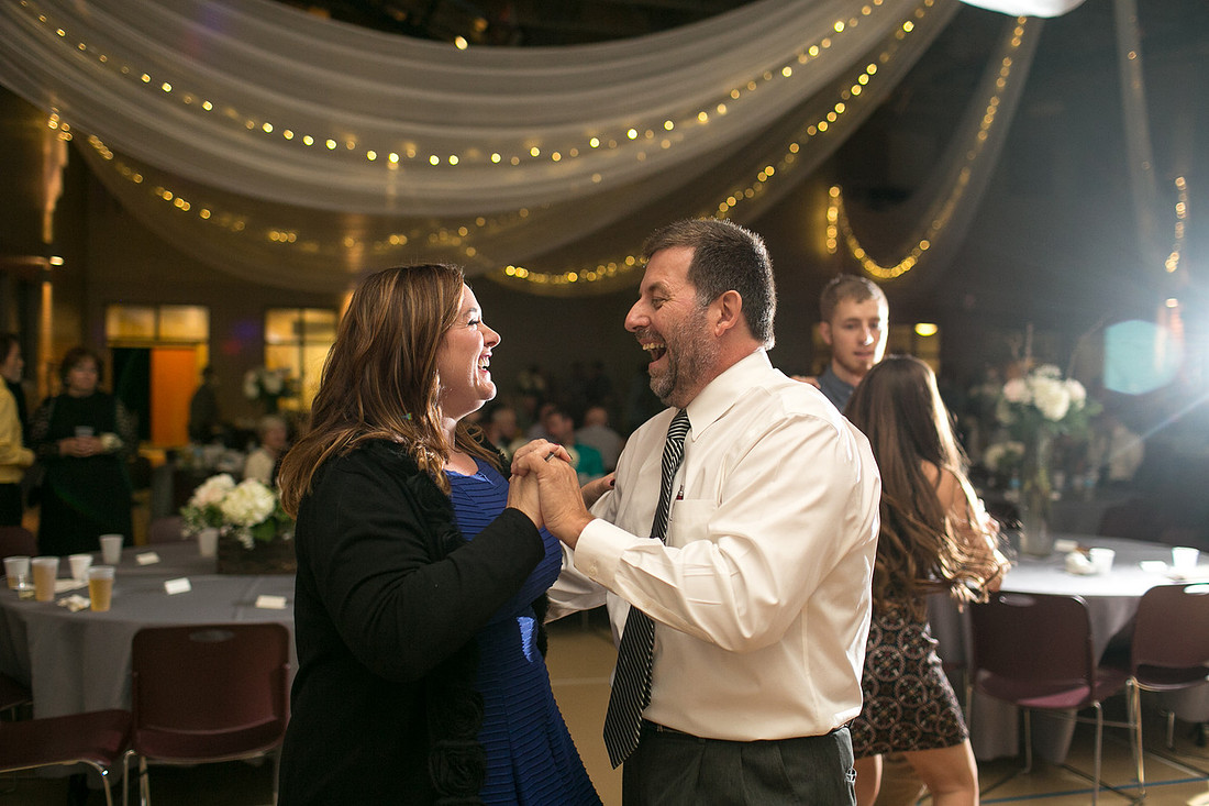 WaconiaMN_WeddingPhotographer_106
