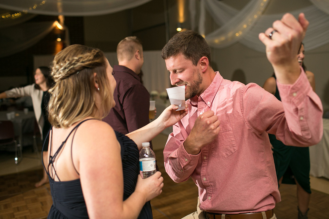WaconiaMN_WeddingPhotographer_105