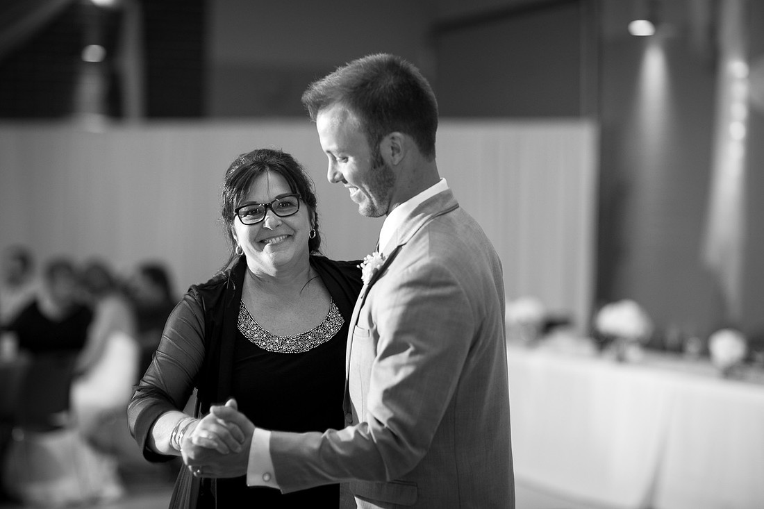 WaconiaMN_WeddingPhotographer_104