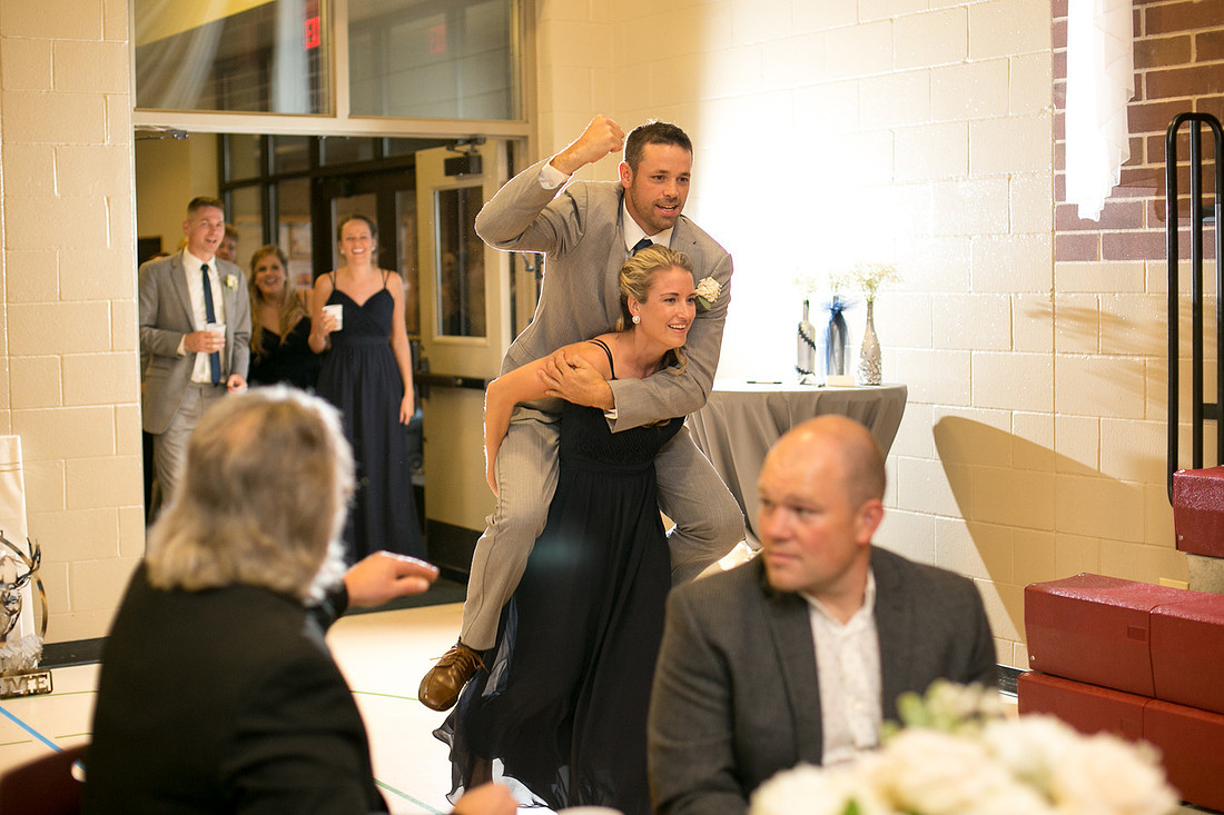 WaconiaMN_WeddingPhotographer_84
