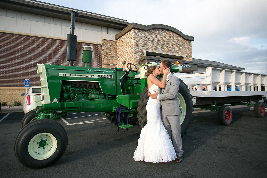 WaconiaMN_WeddingPhotographer_79