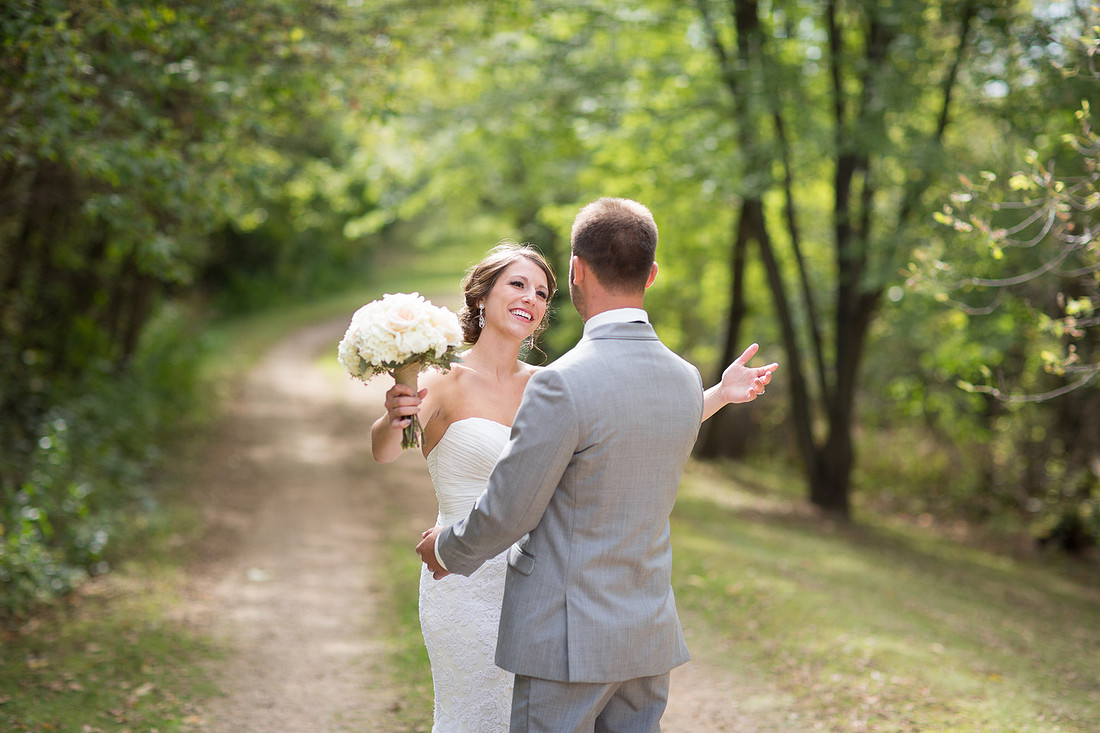 WaconiaMN_WeddingPhotographer_13