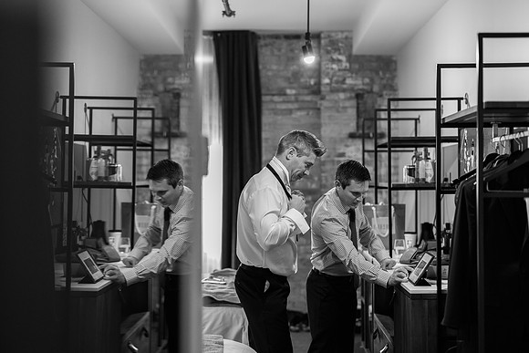 HewingHotelMPLSWeddingPhotographer-19
