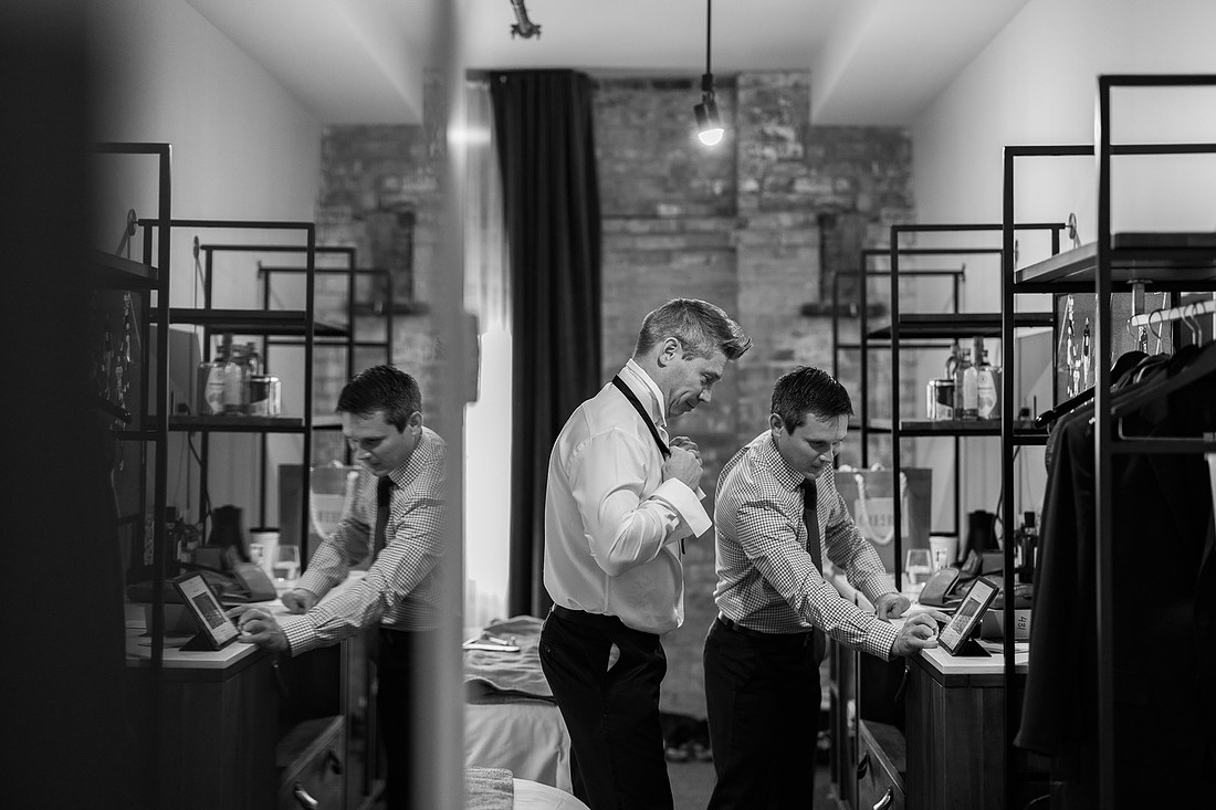 HewingHotelMPLSWeddingPhotographer-19
