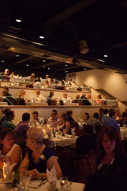 ChanhassenDinnerTheaterWeddingPhotographer_50