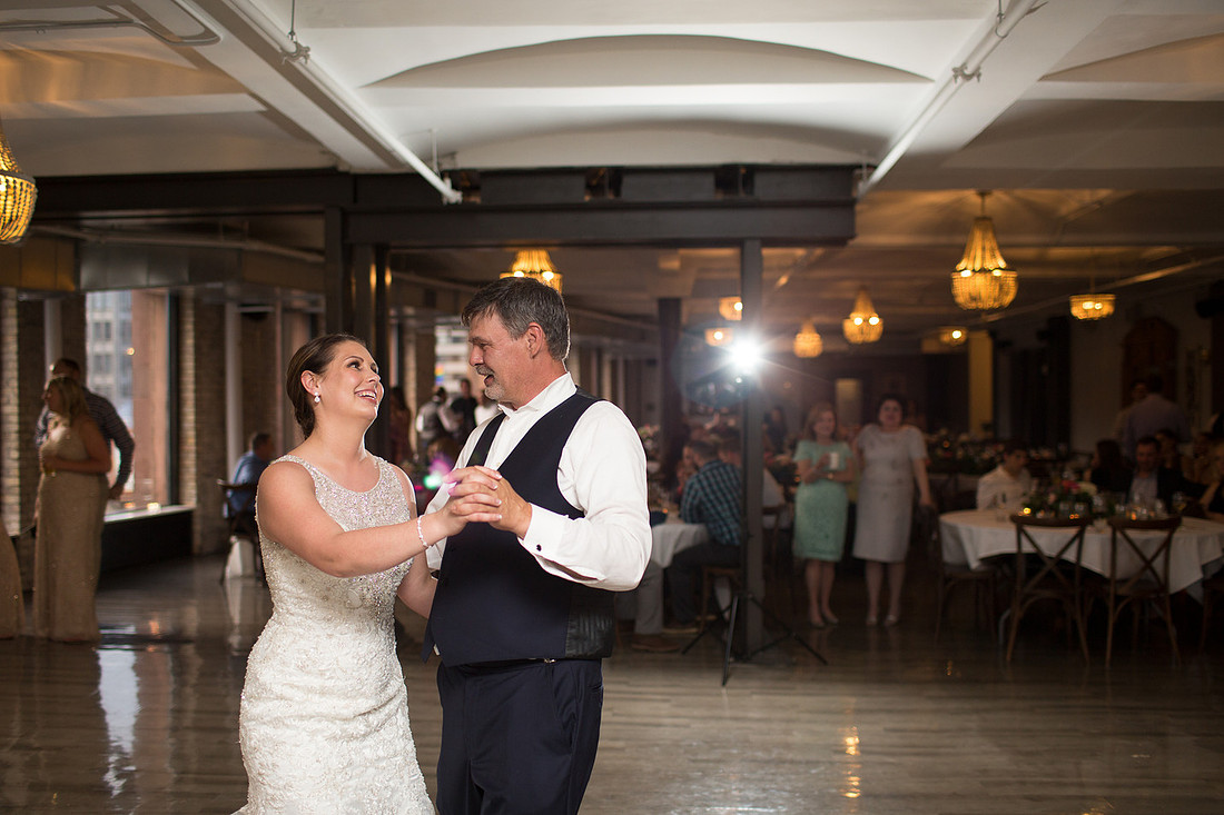 MinneapolisMN_WeddingPhotographer__107