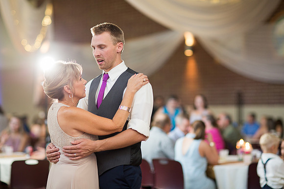 WaconiaMN_WeddingPhotographer_103