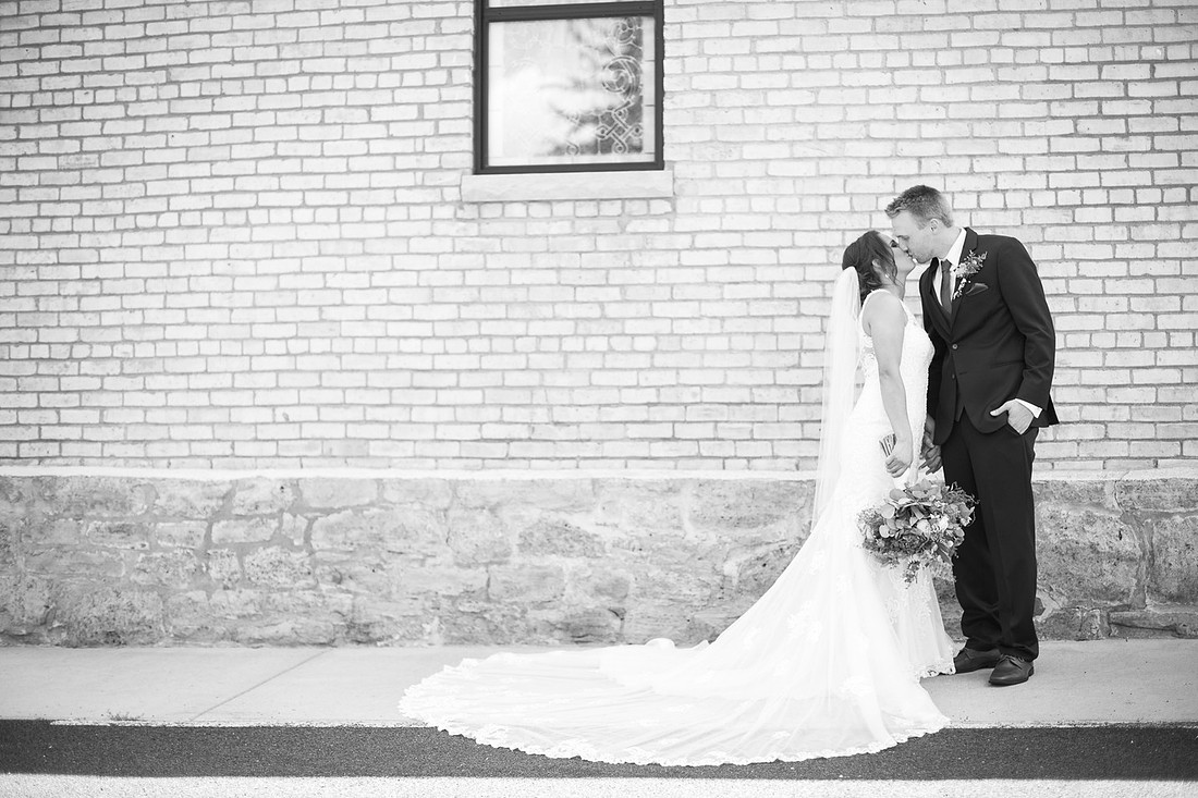 WaconiaMN_WeddingPhotographer_58