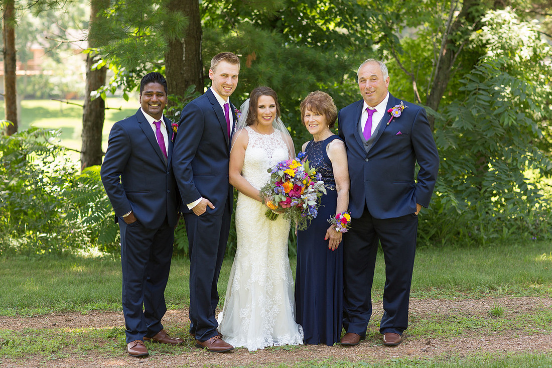 WaconiaMN_WeddingPhotographer_52