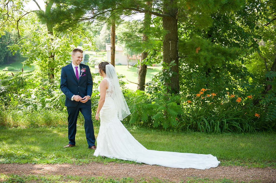 WaconiaMN_WeddingPhotographer_16