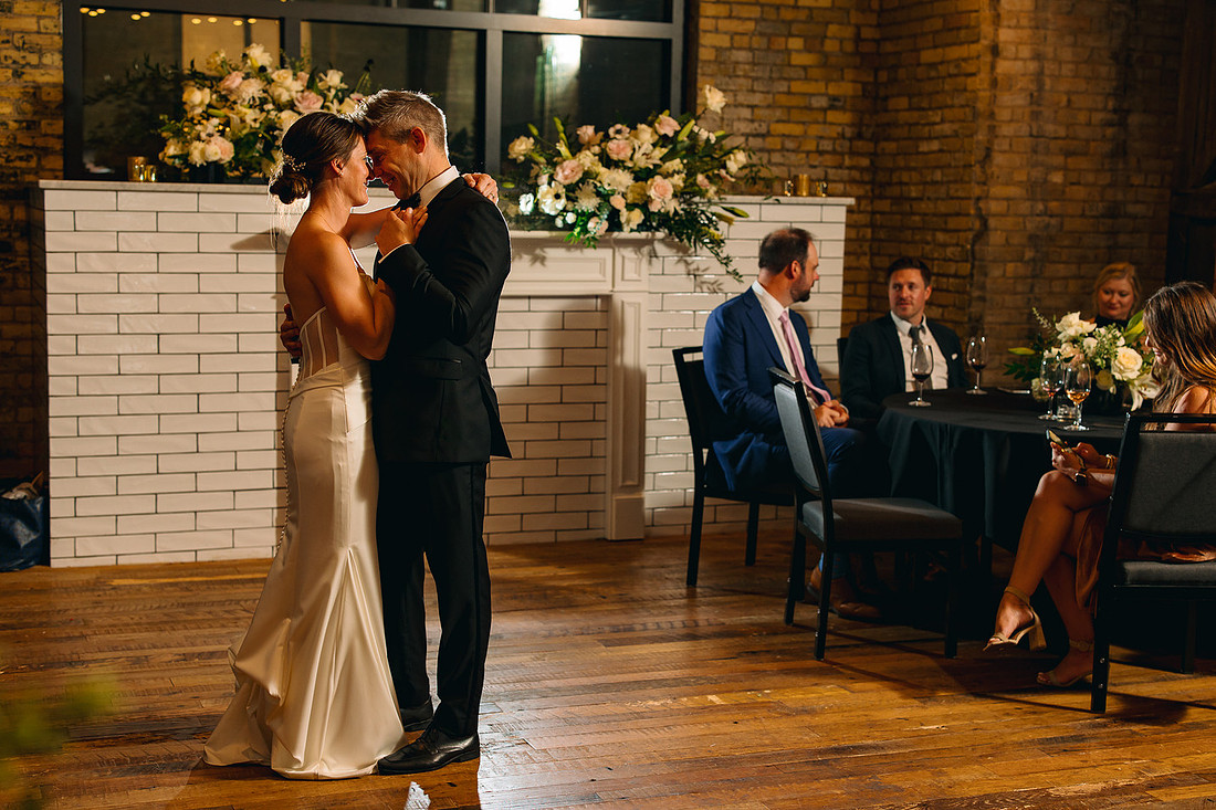 HewingHotelMPLSWeddingPhotographer-76