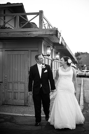 ChanhassenDinnerTheaterWeddingPhotographer_55