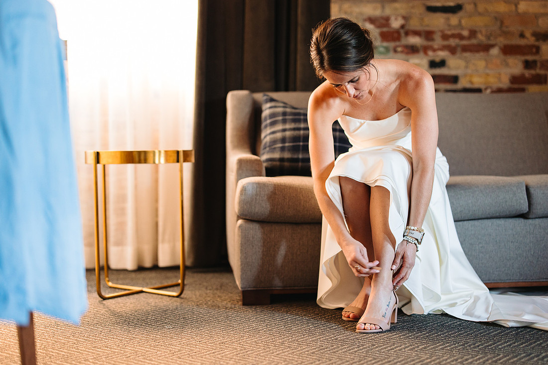 HewingHotelMPLSWeddingPhotographer-26