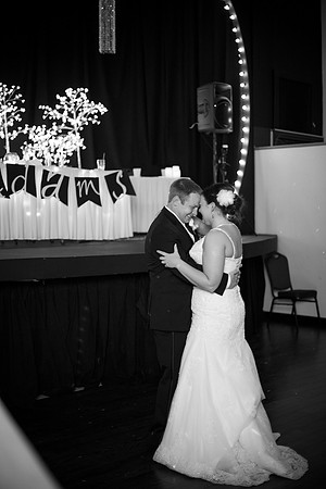 ChanhassenDinnerTheaterWeddingPhotographer_51