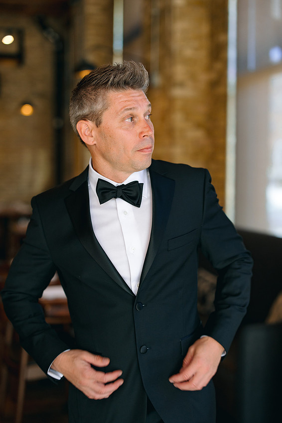 HewingHotelMPLSWeddingPhotographer-28