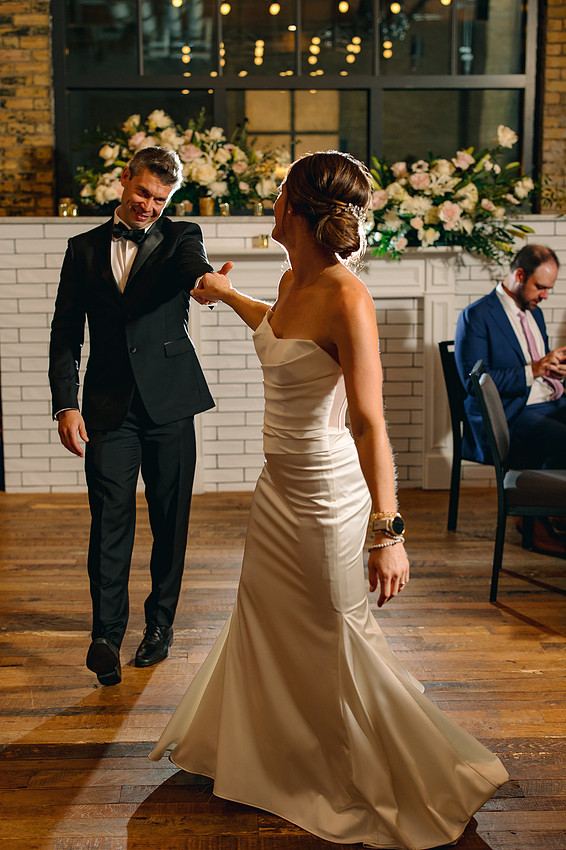 HewingHotelMPLSWeddingPhotographer-77