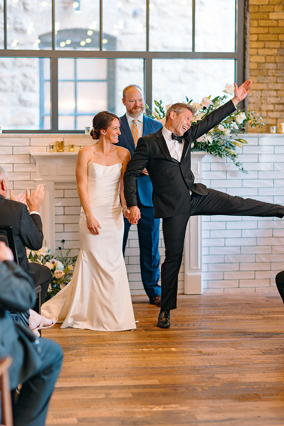 HewingHotelMPLSWeddingPhotographer-38
