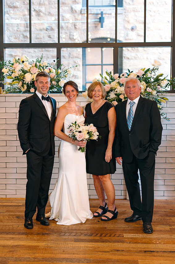 HewingHotelMPLSWeddingPhotographer-42