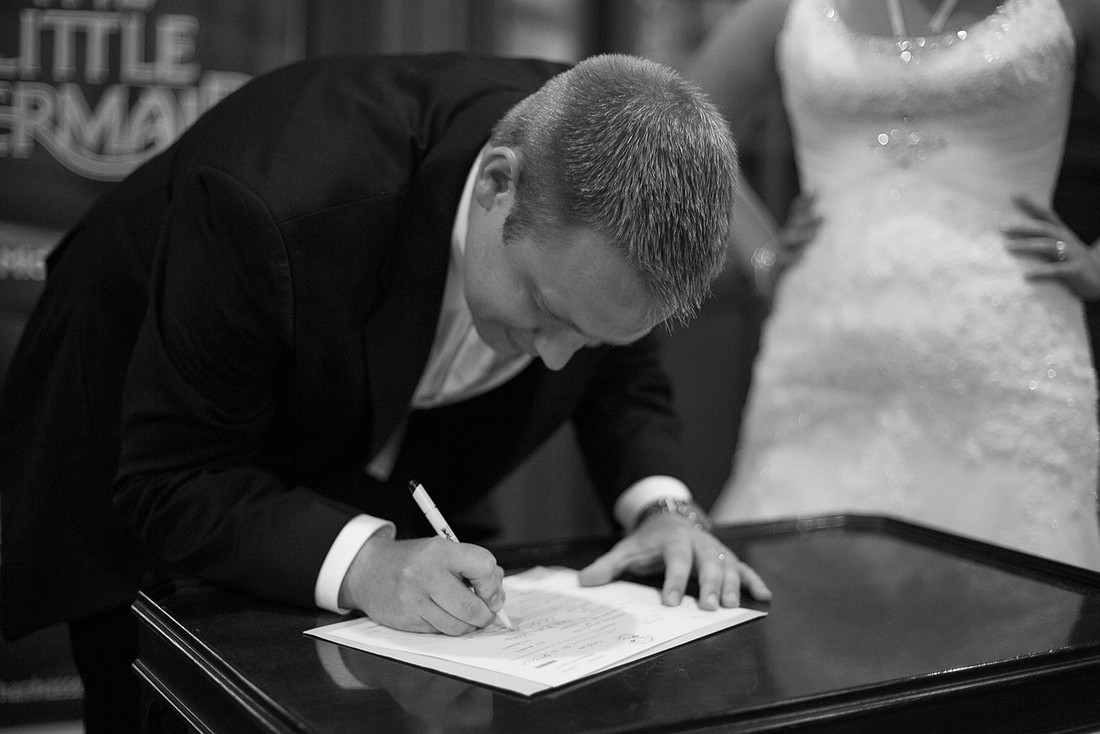 ChanhassenDinnerTheaterWeddingPhotographer_44