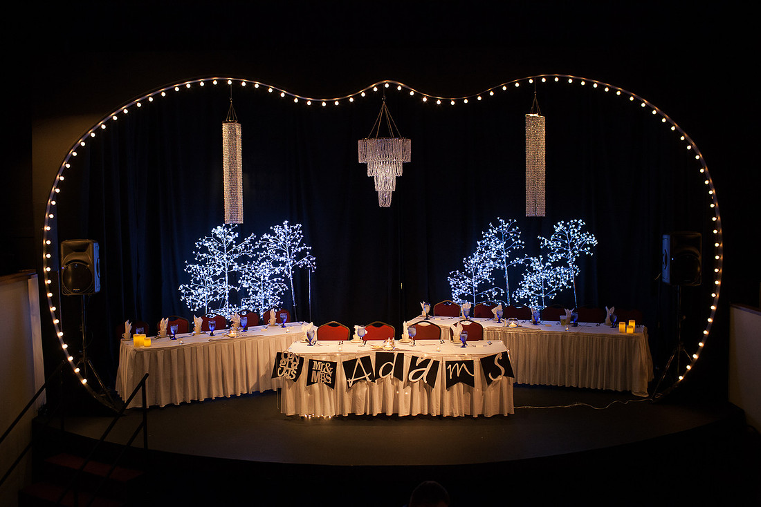 ChanhassenDinnerTheaterWeddingPhotographer_46