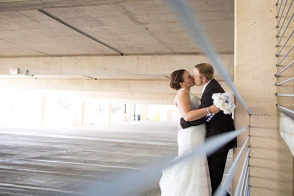 ChanhassenDinnerTheaterWeddingPhotographer_22