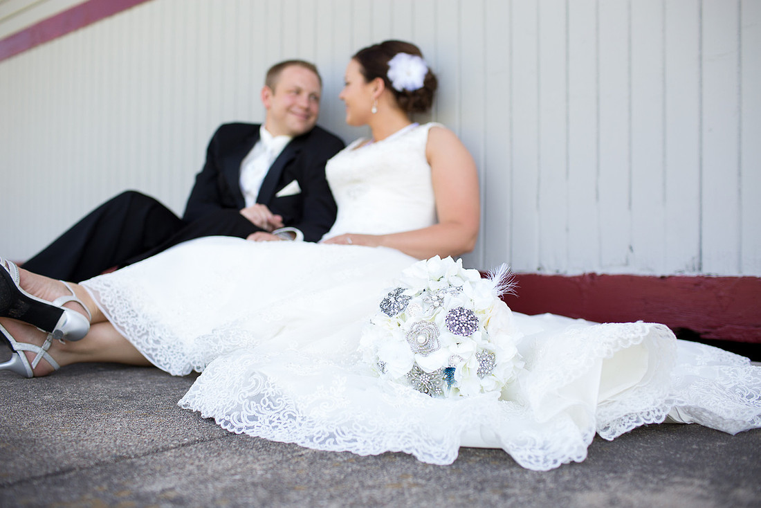 ChanhassenDinnerTheaterWeddingPhotographer_32