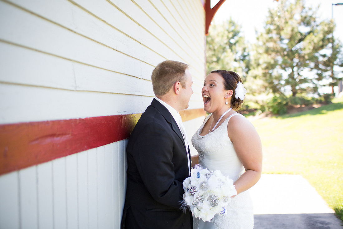 ChanhassenDinnerTheaterWeddingPhotographer_29