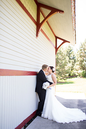 ChanhassenDinnerTheaterWeddingPhotographer_27