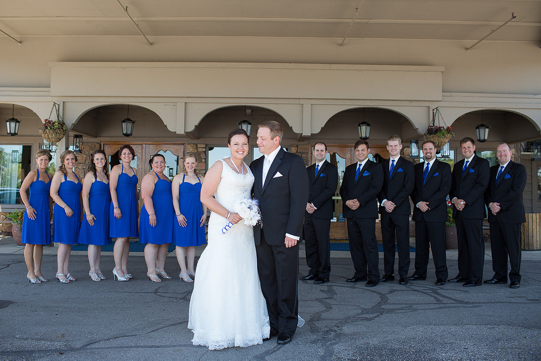 ChanhassenDinnerTheaterWeddingPhotographer_13