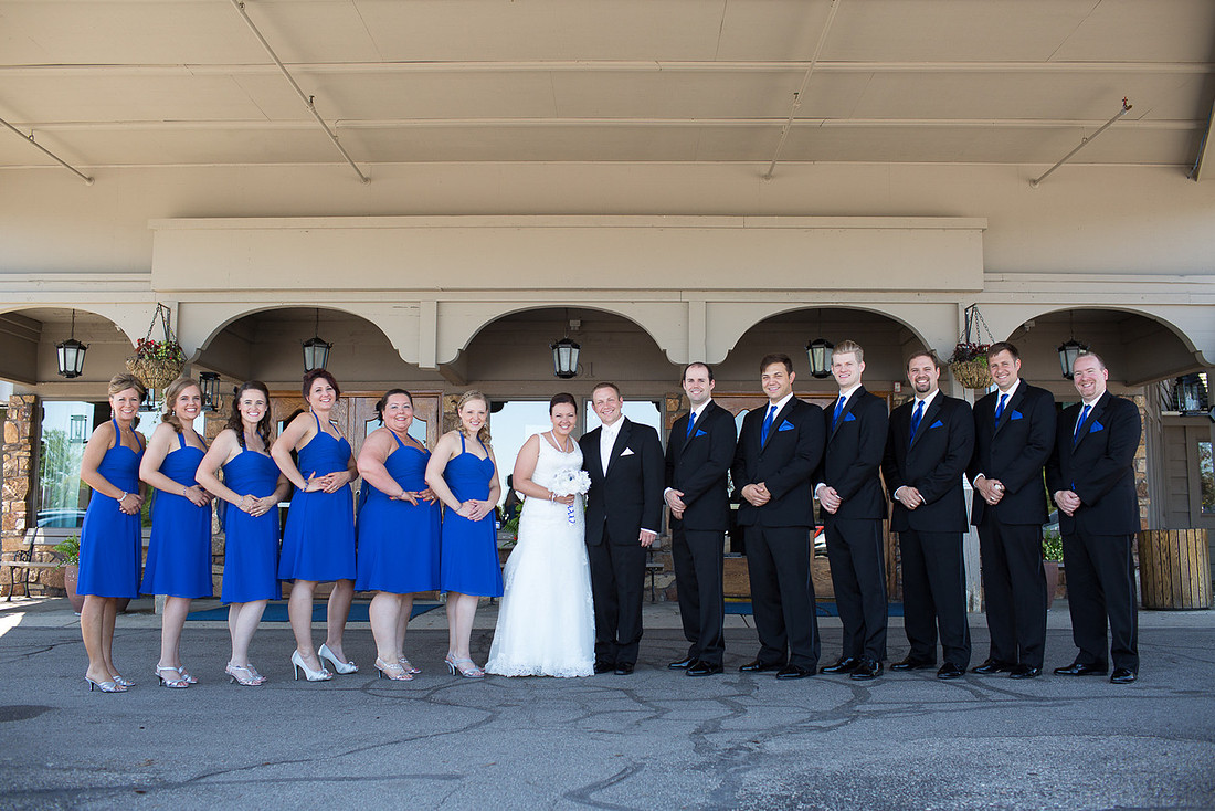 ChanhassenDinnerTheaterWeddingPhotographer_12