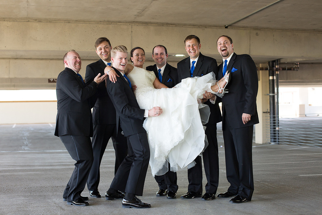 ChanhassenDinnerTheaterWeddingPhotographer_20