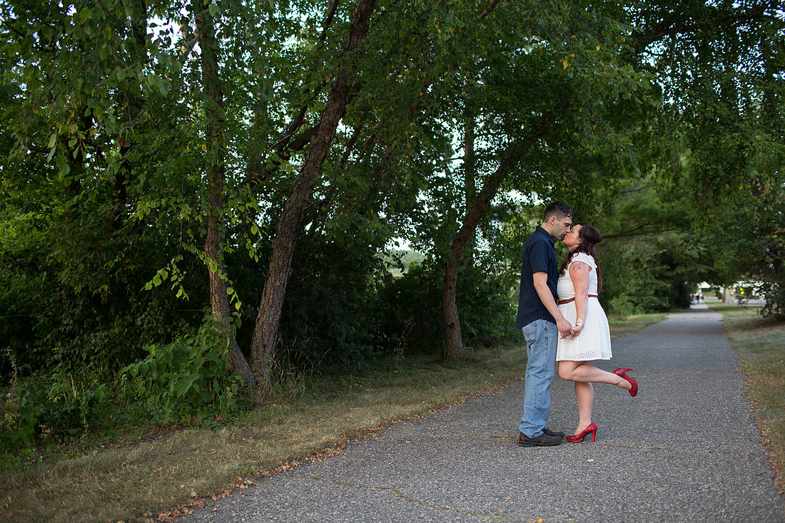 ShakopeeEngagementPhotographer_12