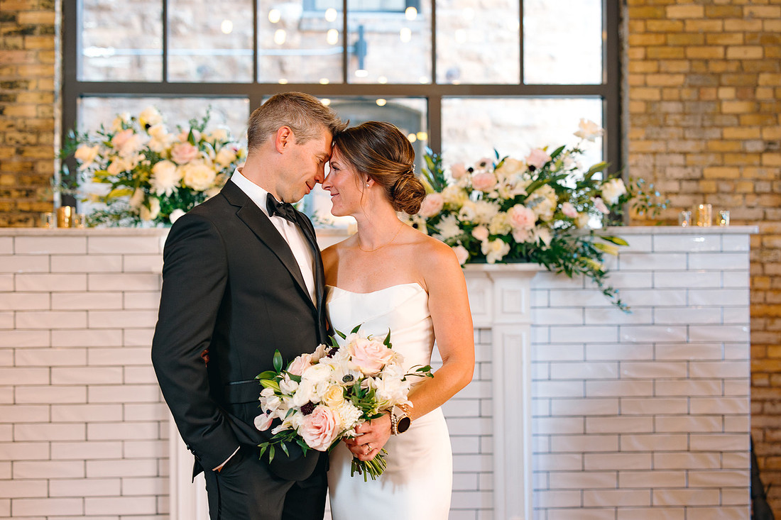 HewingHotelMPLSWeddingPhotographer-45